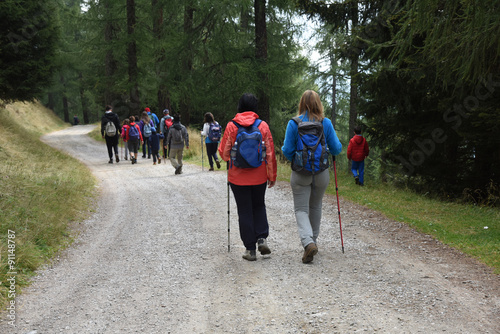 escursione in montagna camminare nordic walking  photo