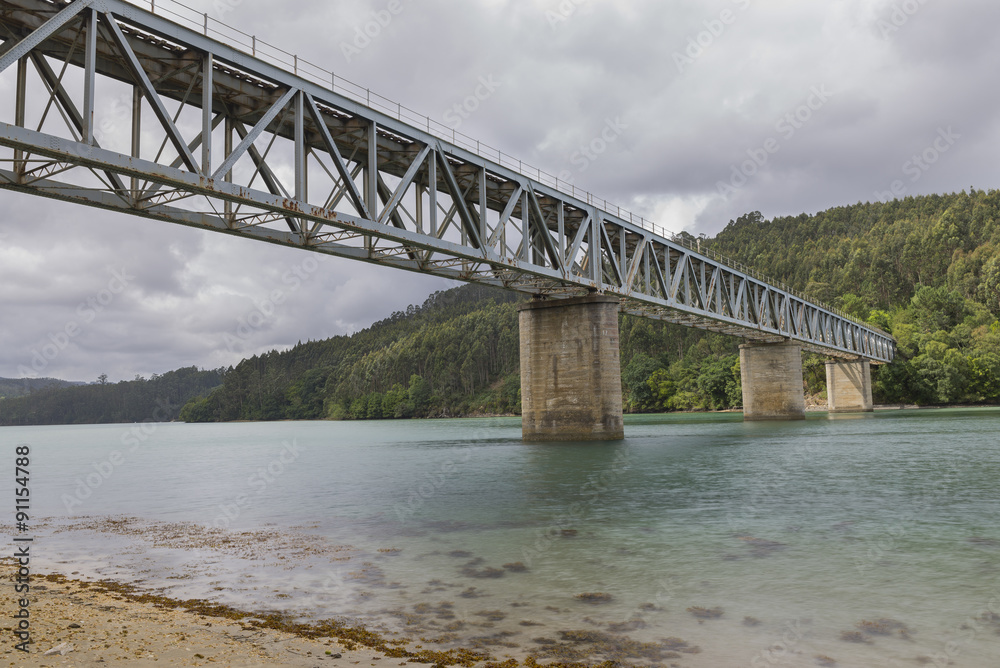 Puente de ferrocarril de O Barqueiro (La Coruña, España).