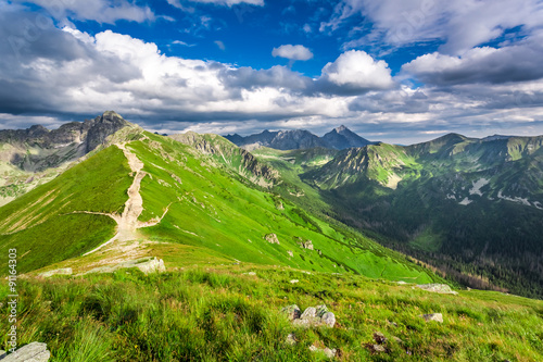 Fototapeta Naklejka Na Ścianę i Meble -  Trail in the mountains