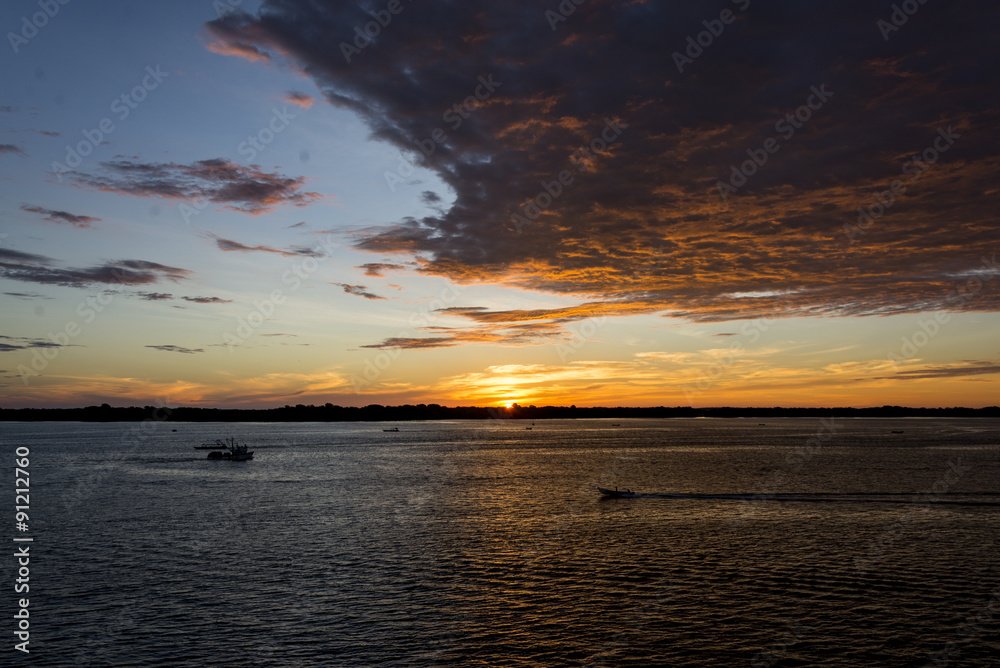 Naklejka premium Закат в море