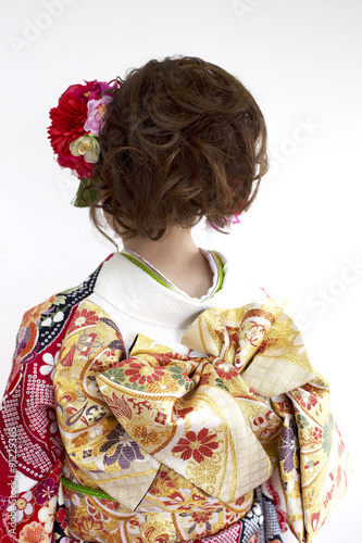 着物姿の女性　バックスタイル