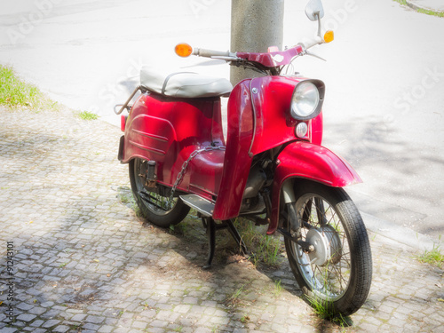 Rotes Moped photo