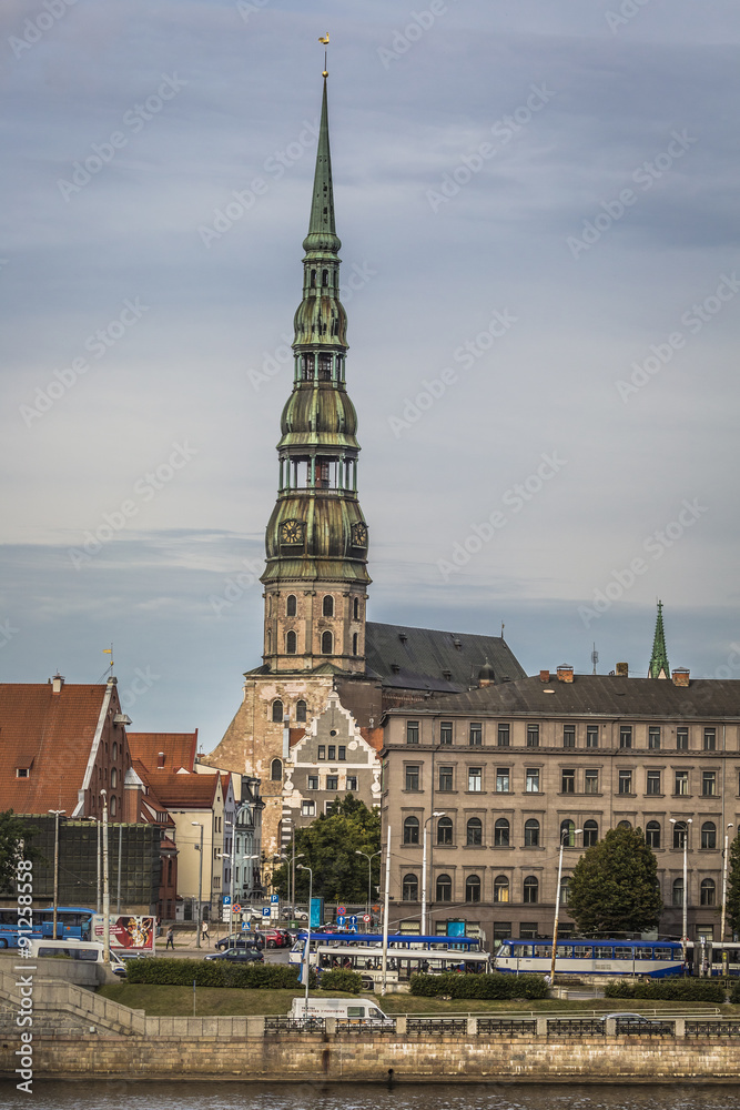 Fototapeta premium Skyline of Riga seen across the river Daugava