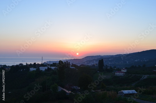 sonnenaufgang trabzon am schwarzen meer