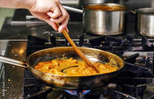Steaming food in the frying pan