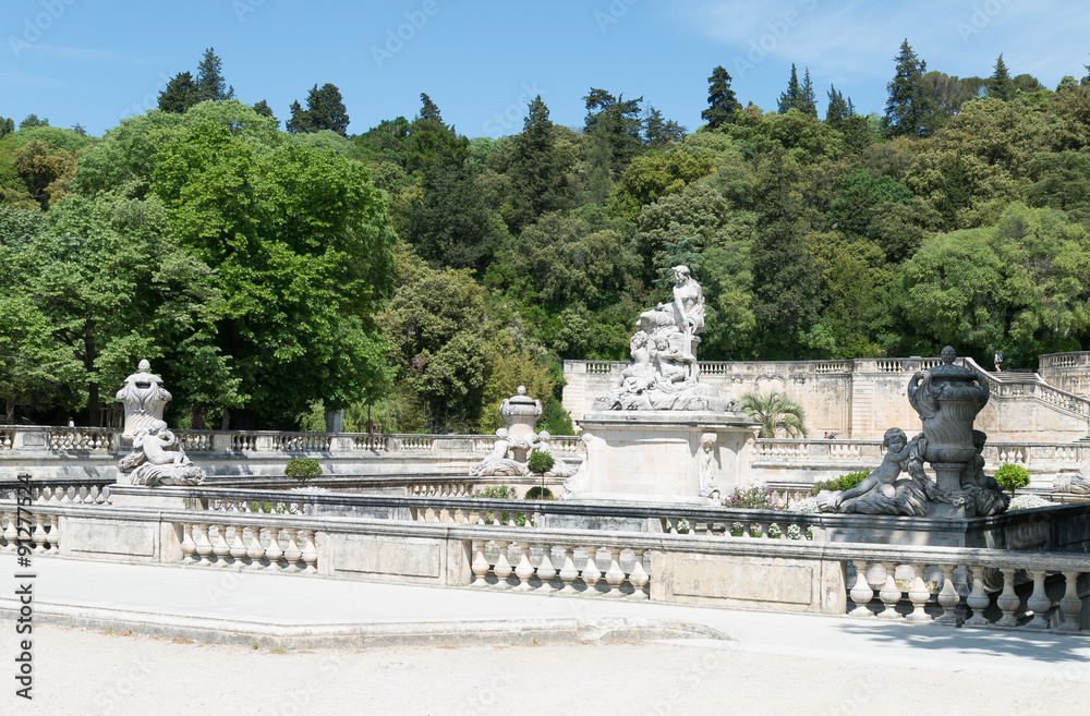 Obraz premium Statue aux jardins de la fontaine