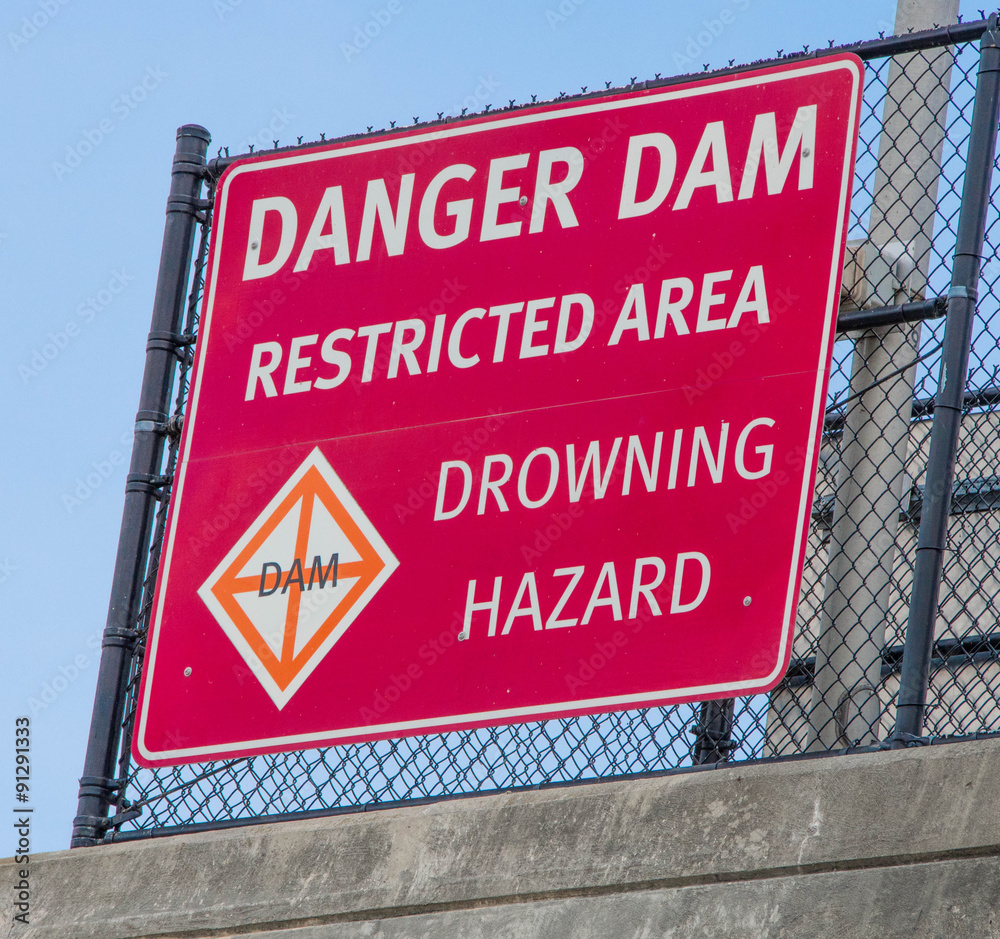 Fototapeta premium Danger Dam