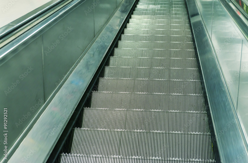 Obraz premium Vertical view of escalator