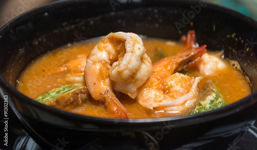 Spicy and Soup Curry with Shrimp