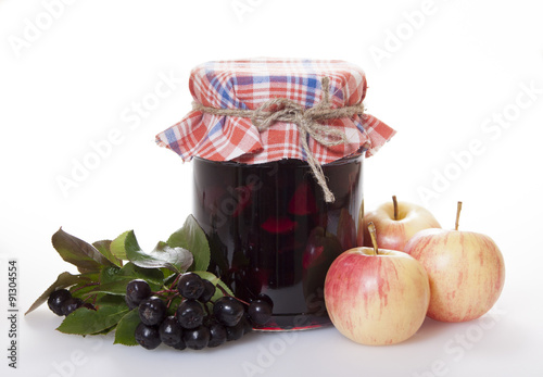 Jam chokeberry and apples