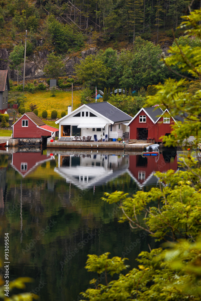 traditional norwegian wooden house