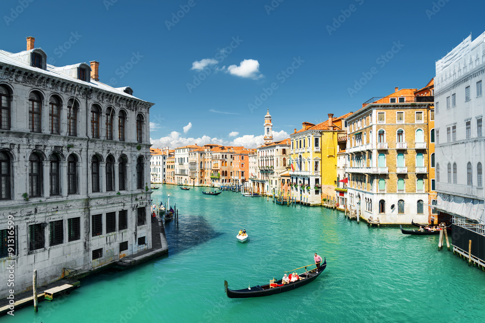 View of the Palazzo dei Camerlenghi and the Grand Canal, Venice