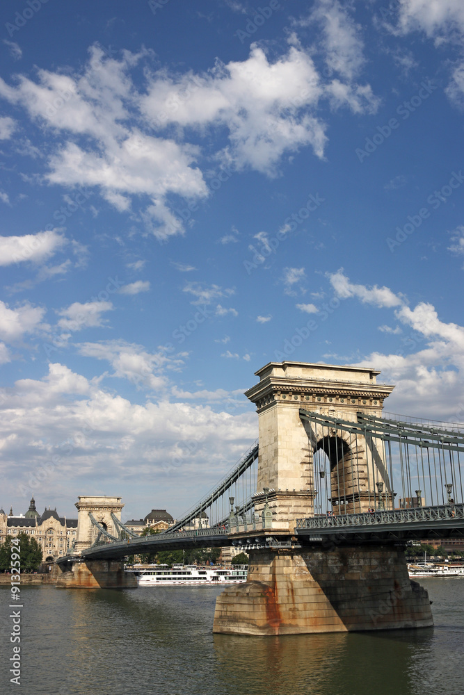 Obraz premium Chain bridge on Danube river Budapest