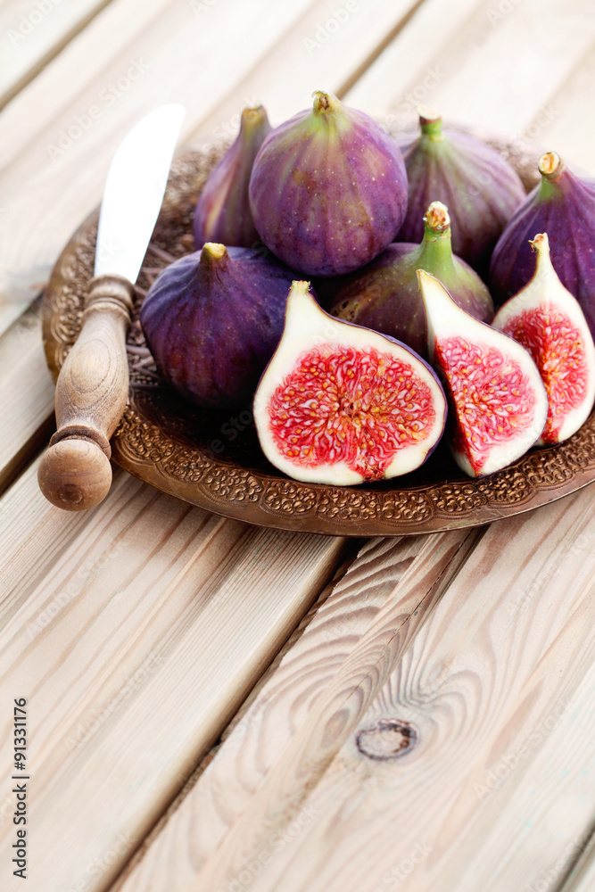 fresh figs fresh figs