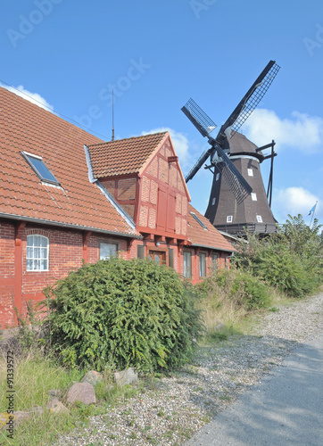 die berühmte Windsegelmühle von Lemkenhafen auf der Insel Fehmarn,Ostsee,Schleswig-Holstein,Deutschland