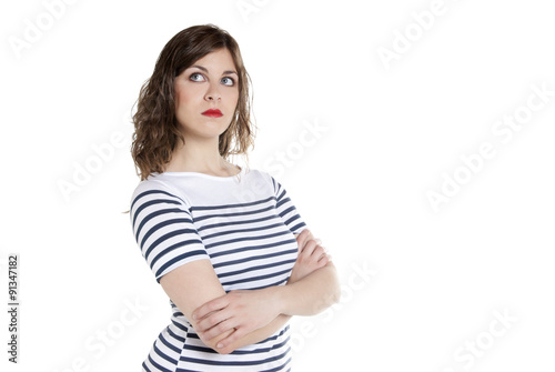 Photos Mujer joven con los brazos cruzados