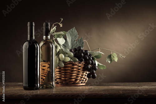 Fototapeta Naklejka Na Ścianę i Meble -  Wine tasting and fruit still life