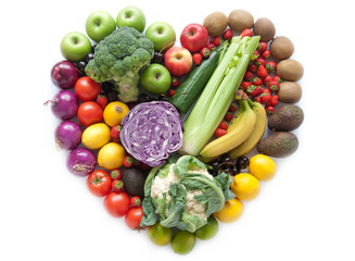 Crédence de cuisine Fruits Fruits et légumes en forme de cœur  © Pixelbliss