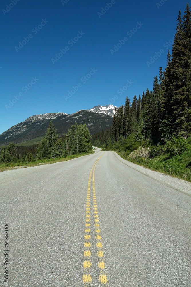Fototapeta premium Empty road in Canada