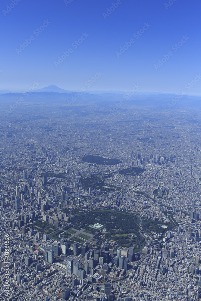 東京上空／都心から富士山方向の高高度空撮