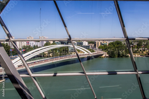 Le Rhône et le pont Raymond Barre vu du Musée photo