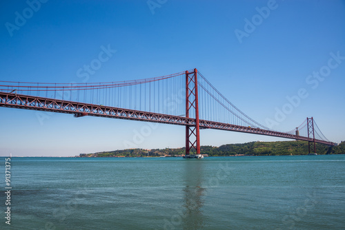 25 april bridge, Lisbon. © bimserd