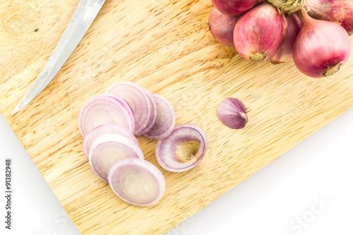 Red onion slices.