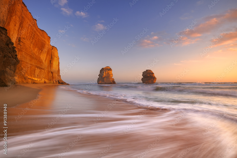 Fototapeta premium Twelve Apostles on the Great Ocean Road, Australia at sunset