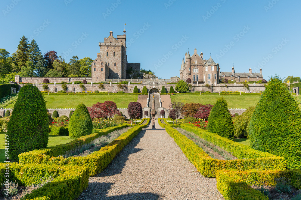 Fototapeta premium Drummond Castle and Gardens, Perthshire Scotland.