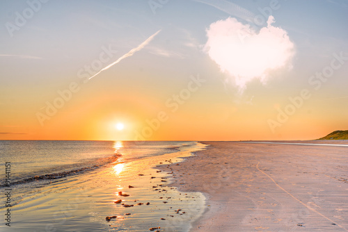 Sonnenuntergang am Strand photo