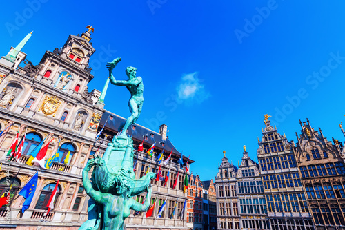 historisches Rathaus am Grote Markt in Antwerpen, Belgien photo