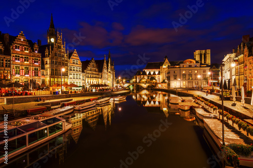 Altstadt von Gent bei Nacht