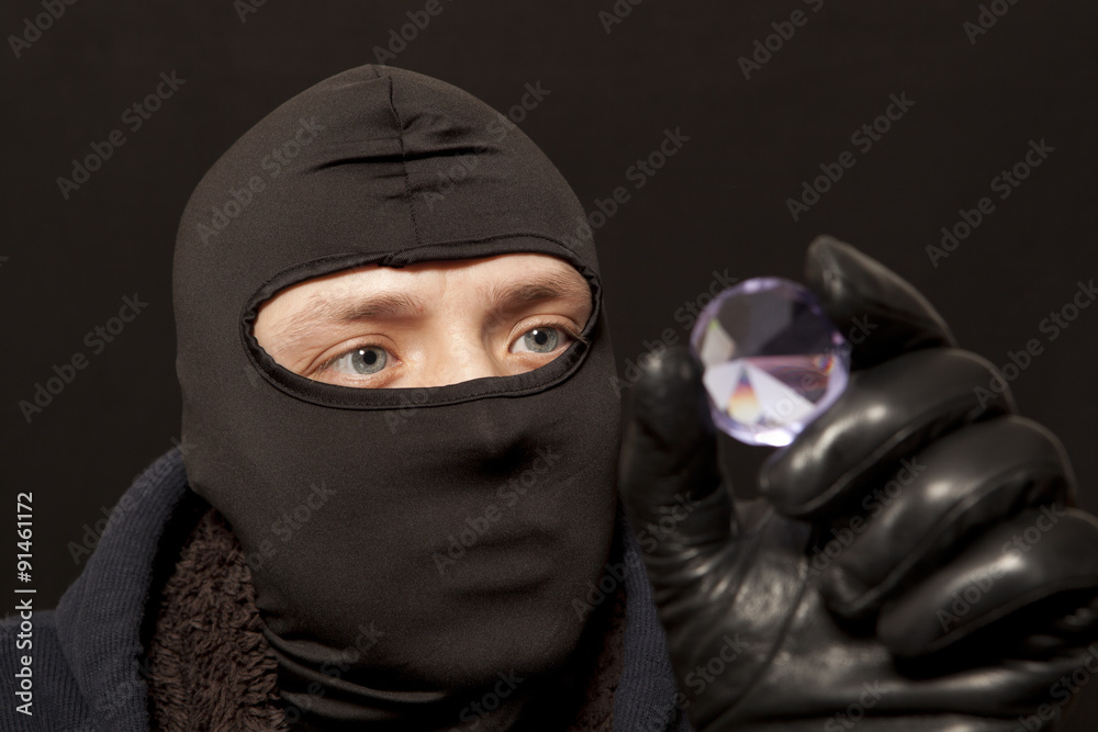 Thief with a big diamond Thief with a big diamond