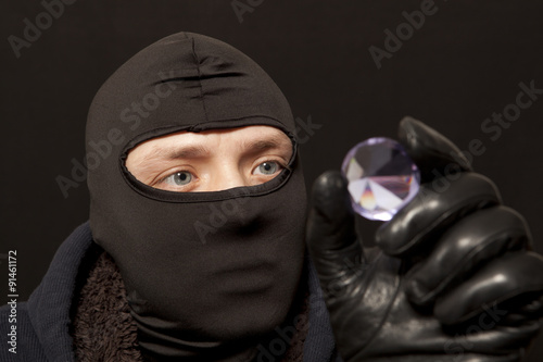 Thief with a big diamond