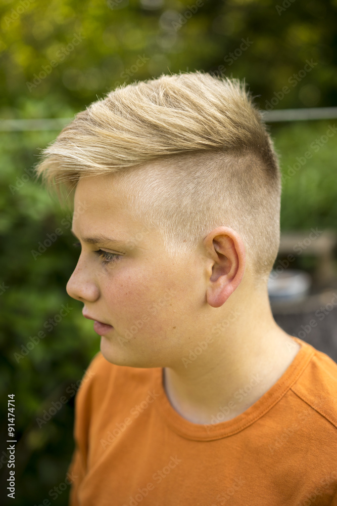 Cooler Haarschnitt Cooler Haarschnitt