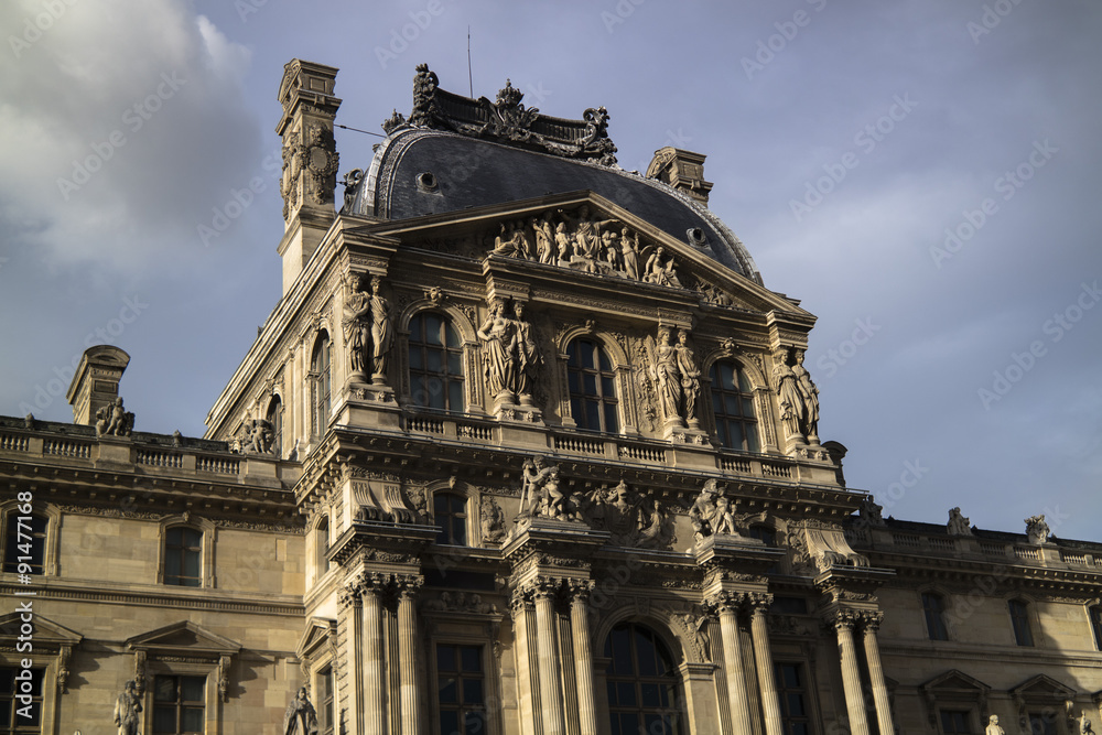 Détail du Louvre