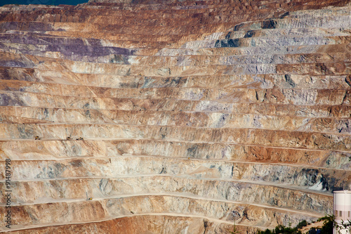 Open mine pit