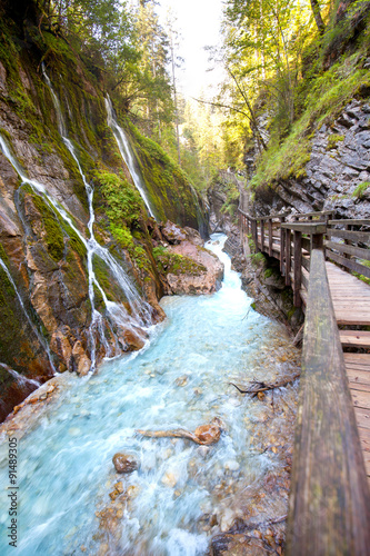 frisches Wasser - Klamm im Alpenland photo