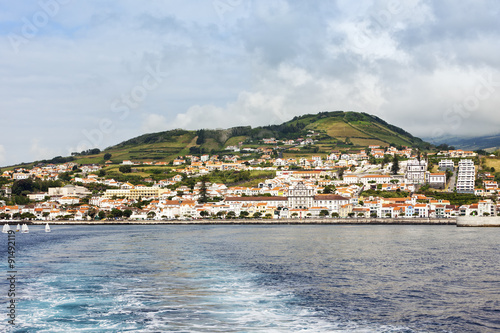 Fototapeta Naklejka Na Ścianę i Meble -  Stadtansicht Horta, Insel Faial, Azoren