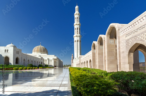 Sultan Qaboos Grand Mosque / The largest mosque in Sultanate of Oman, located in the capital city - Muscat photo
