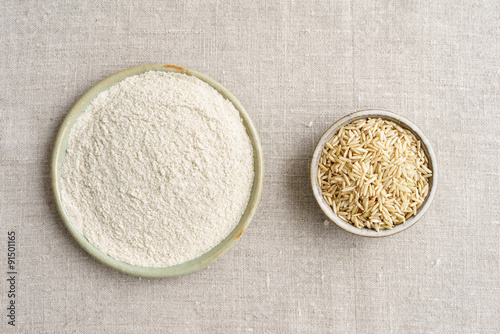 Whole-grain rice and rice flour photo