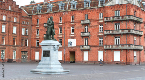 Photos Familistère de Guise (France) / Statue de Jean-Baptiste André Godin