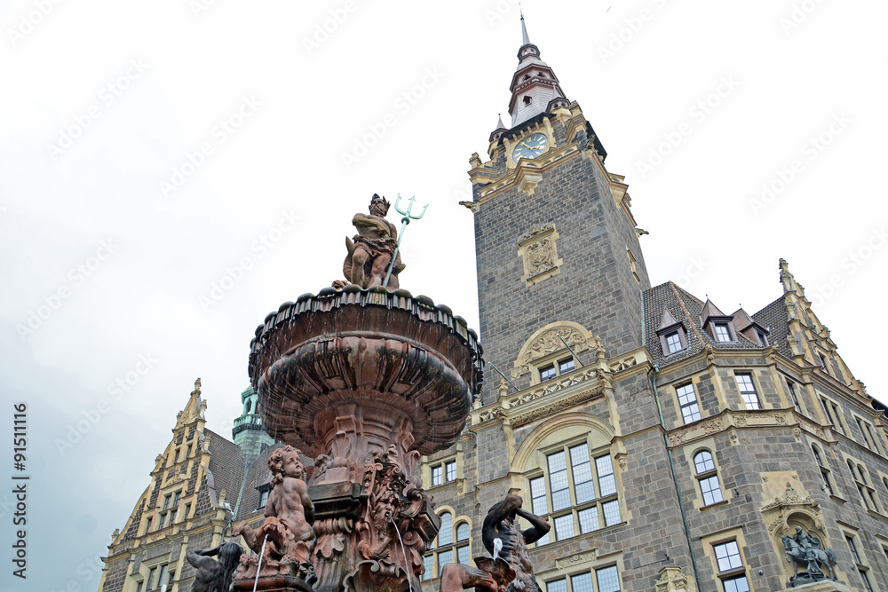 Fototapeta premium Jubiläumsbrunnen Wuppertal und Rathaus