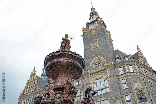 Jubiläumsbrunnen Wuppertal und Rathaus photo