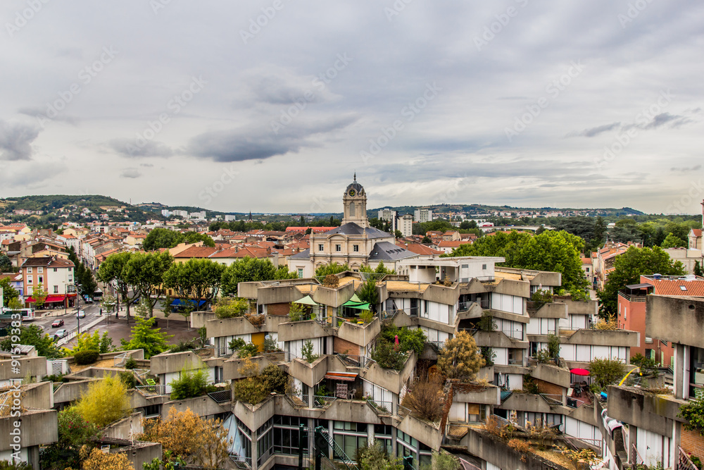Fototapeta premium Quartier les étoiles et vue de Givors