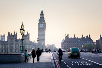 Wandcirkels Londen Westminster Bridge tijdens zonsondergang Londen  © Iakov Kalinin