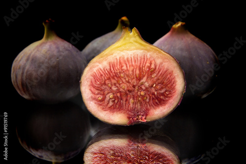 figs on black