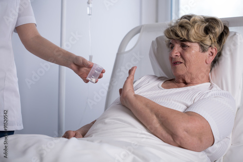 Bilde på lerret Refusing to take medicine
