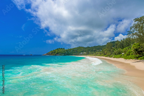 Anse Intendance - Beautiful beach on island Mahé in Seychelles © Simon Dannhauer