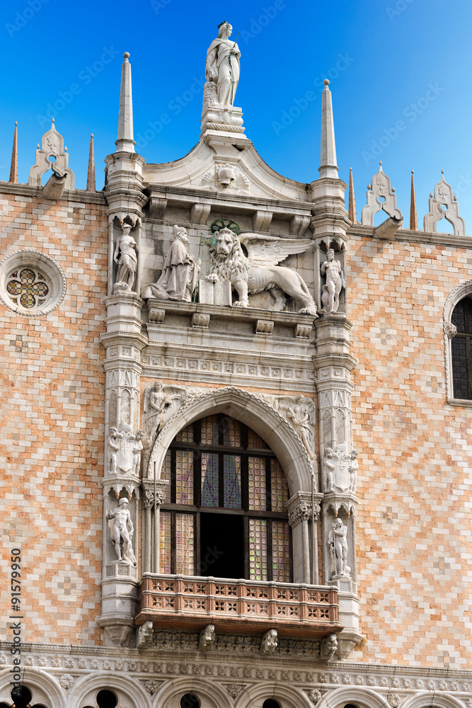Fototapeta premium The Doge Palace - Venice Italy / Detail of the Doge Palace (Palazzo Ducale) in St. Mark Square, Venice (UNESCO world heritage site), Veneto, Italy